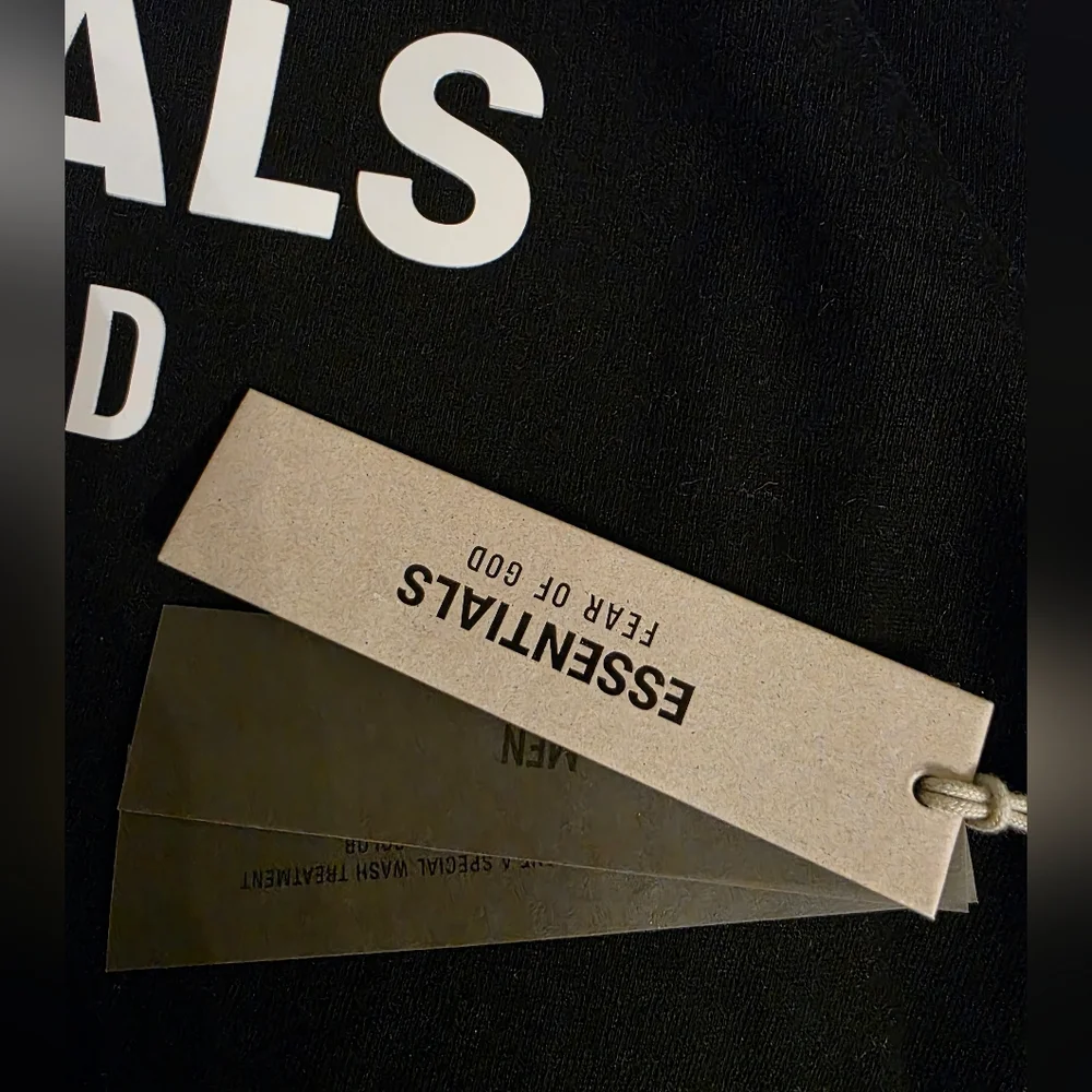Fear of God Essentials Classic Fit Logo Graphic Sweatshirt - Picture 3 of 9
